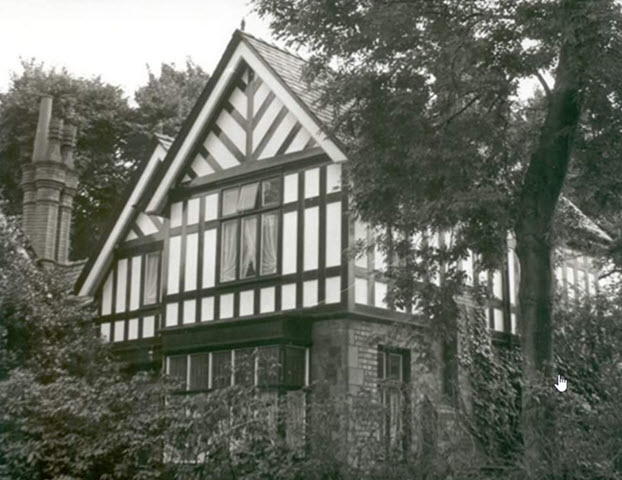 Entrance Lodge to Mesnes Park